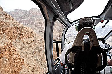 白金为《巴比伦的陨落》关服道歉 但不会放弃服务型游戏